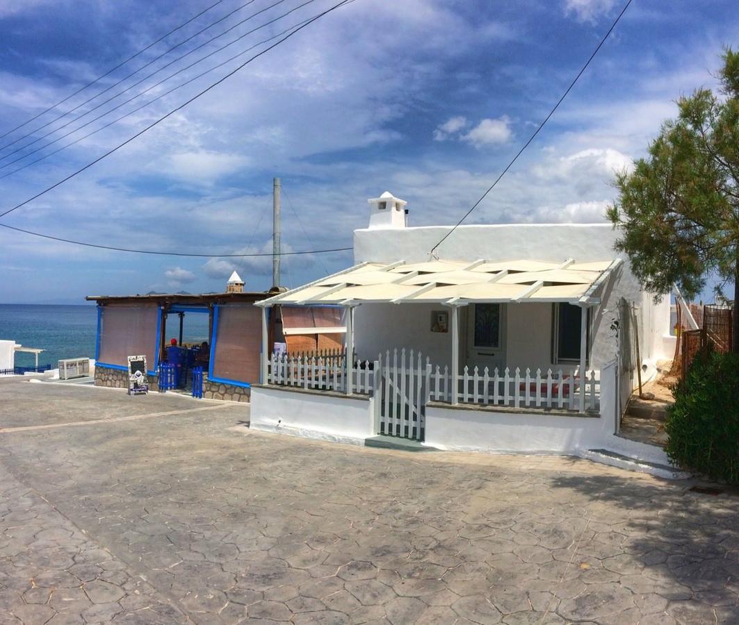 Traditional House By The Sea Mandrakia Extérieur photo