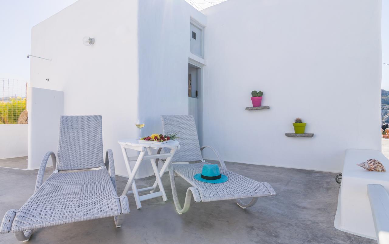 Traditional House By The Sea Mandrakia Extérieur photo